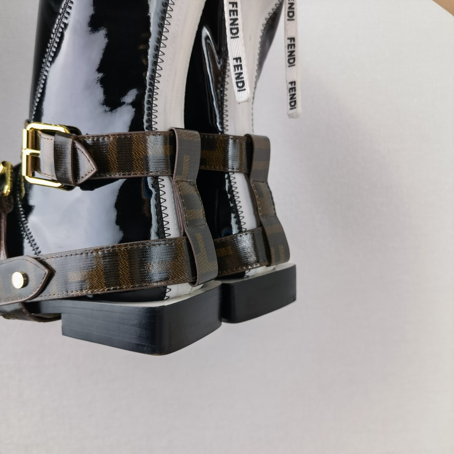 Fendi Boots 6 - vstockx