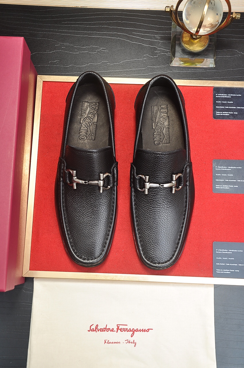 Salvatore Ferragamo Boots 6 - vstockx