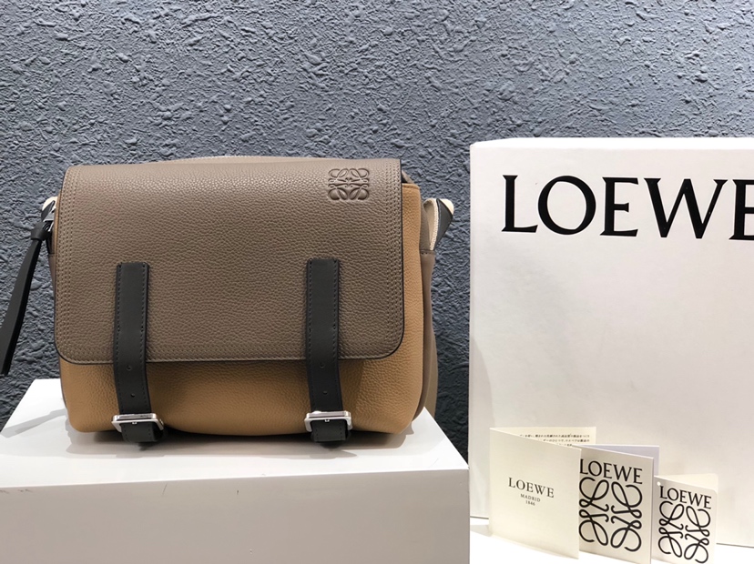 Handbags LOEWE ykk size:23x18x9 cm - vstockx