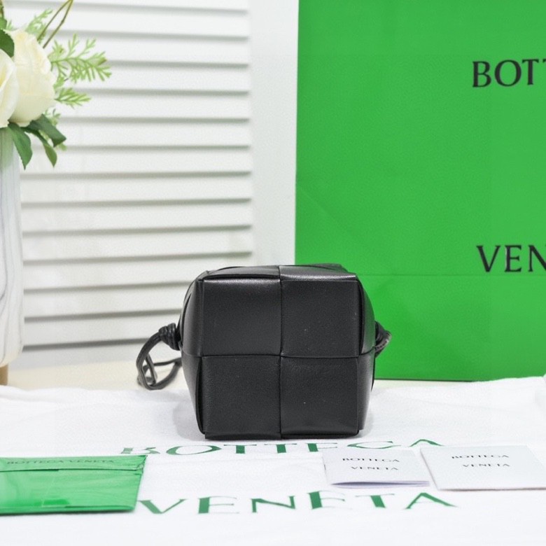 Handbags Bottega Veneta 6611 size:14*9*9 cm - vstockx