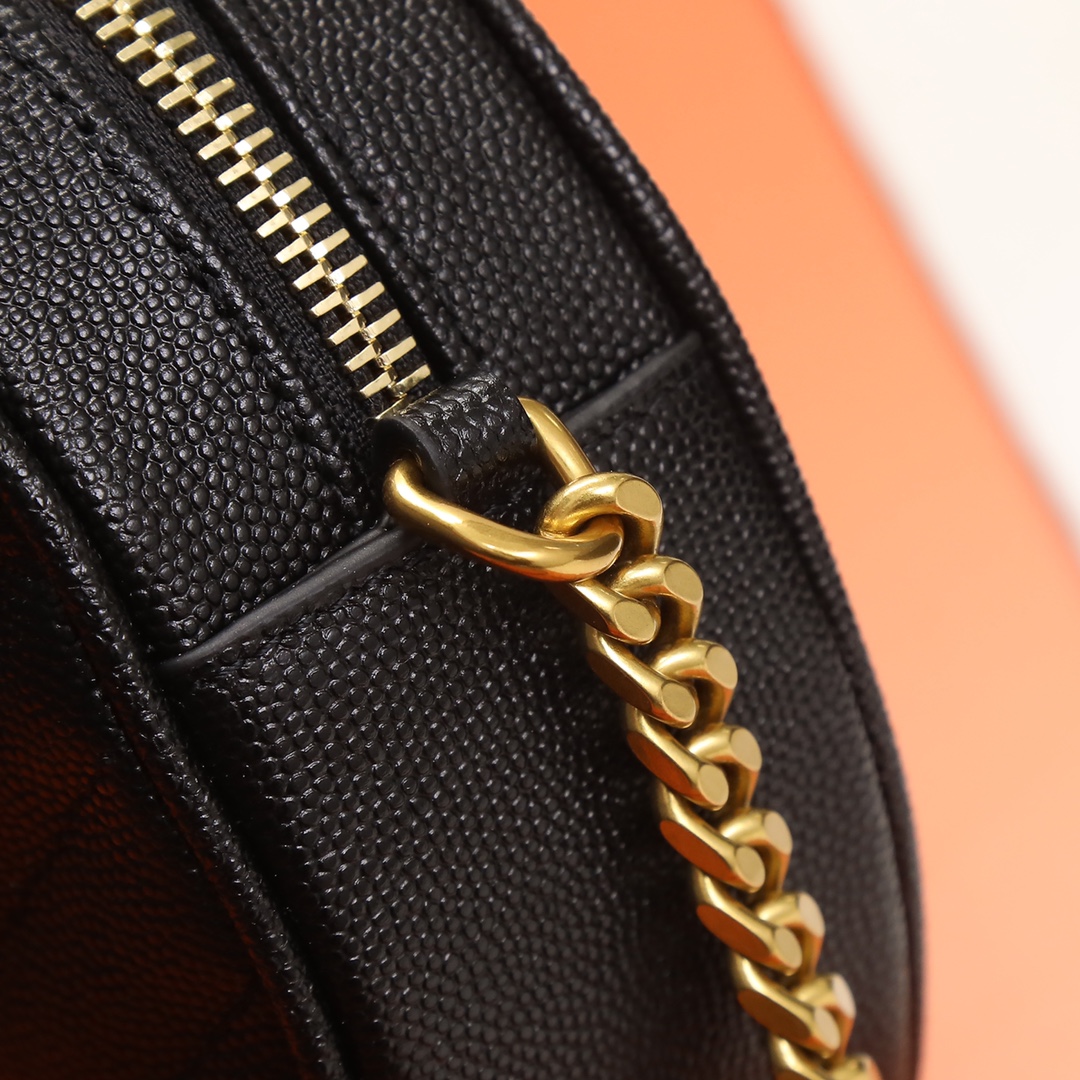 Handbags SAINT LAURENT 610436 size 17x17x5.5 cm - vstockx