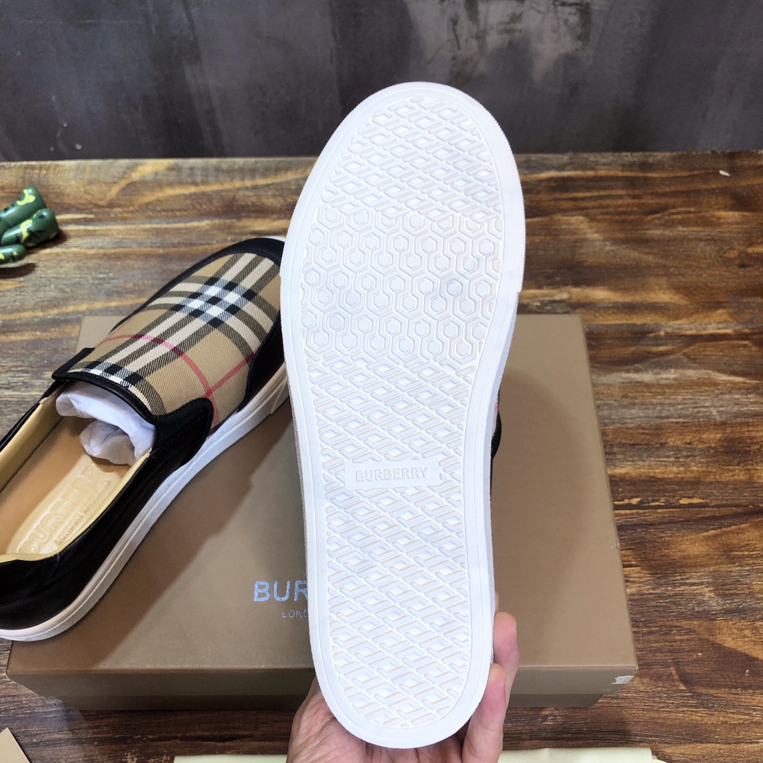 Burberry House Check Sneaker 3 - vstockx