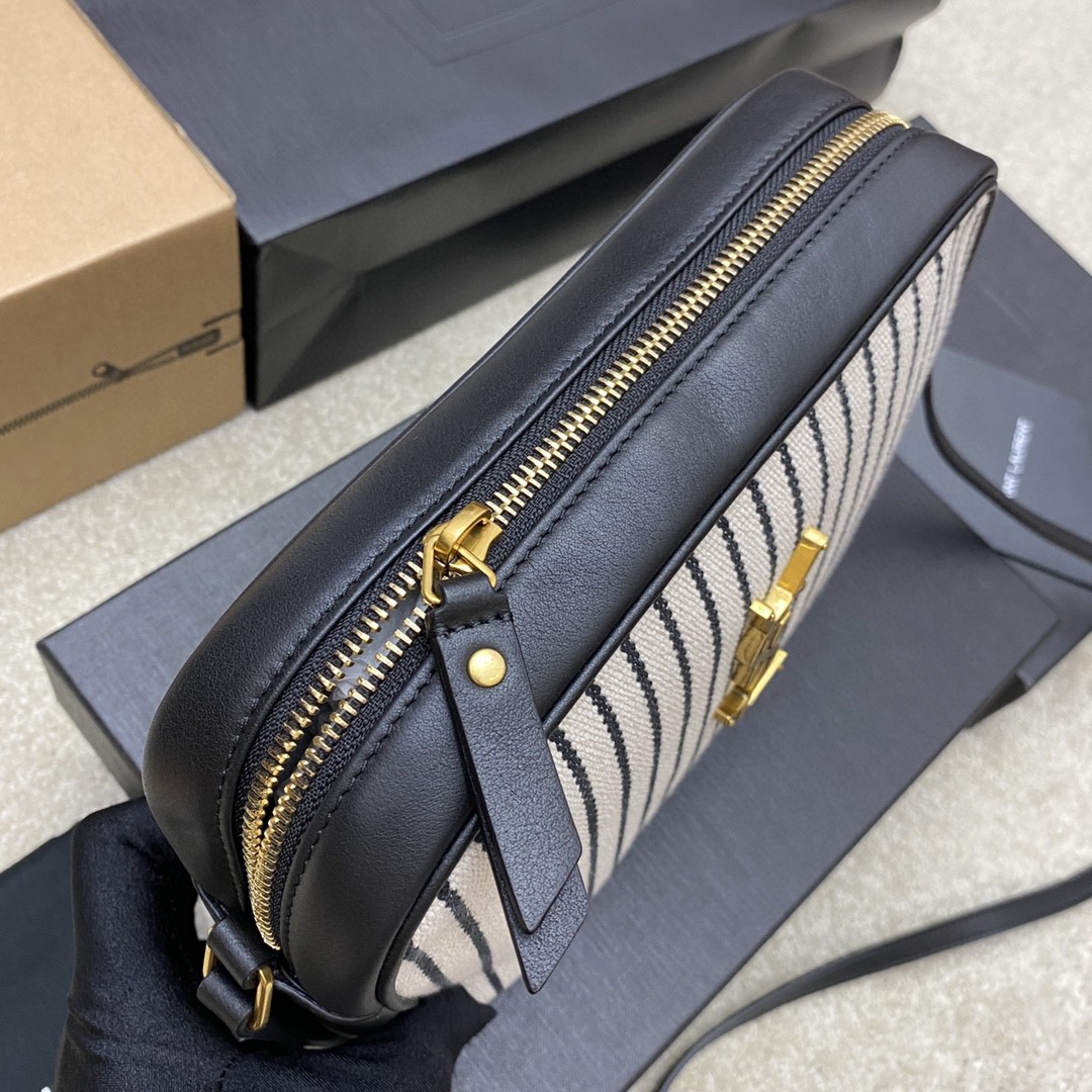Handbags SAINT LAURENT 520534 size 23x16x6 cm - vstockx