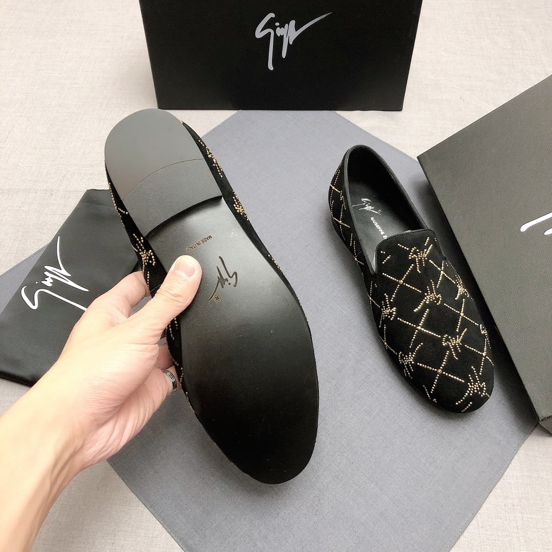 Giuseppe Zanotti Slip-on 11 - vstockx