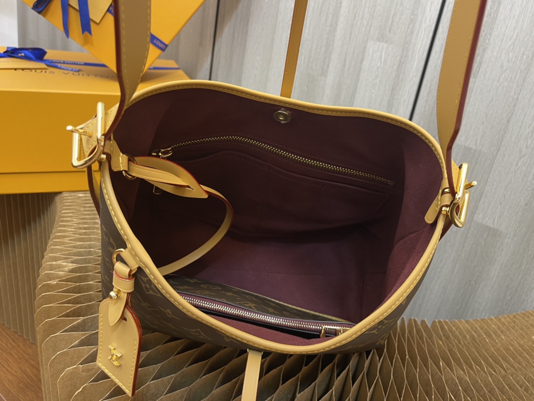 Handbag Louis Vuitton M46203 size 29 x 24 x 12 cm - vstockx