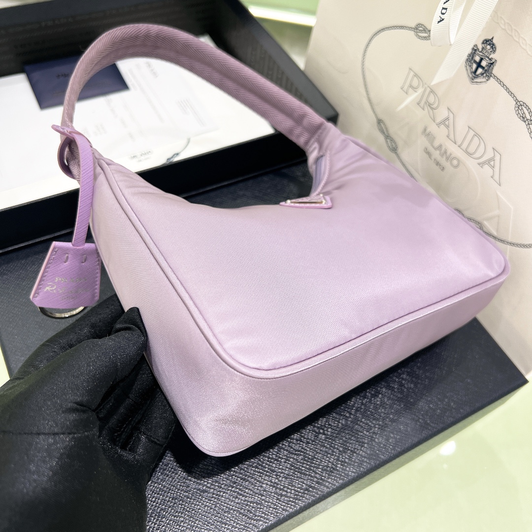 handbags prada Hobo 1NE515 re-edition 2000 Size:22*17*6 - vstockx