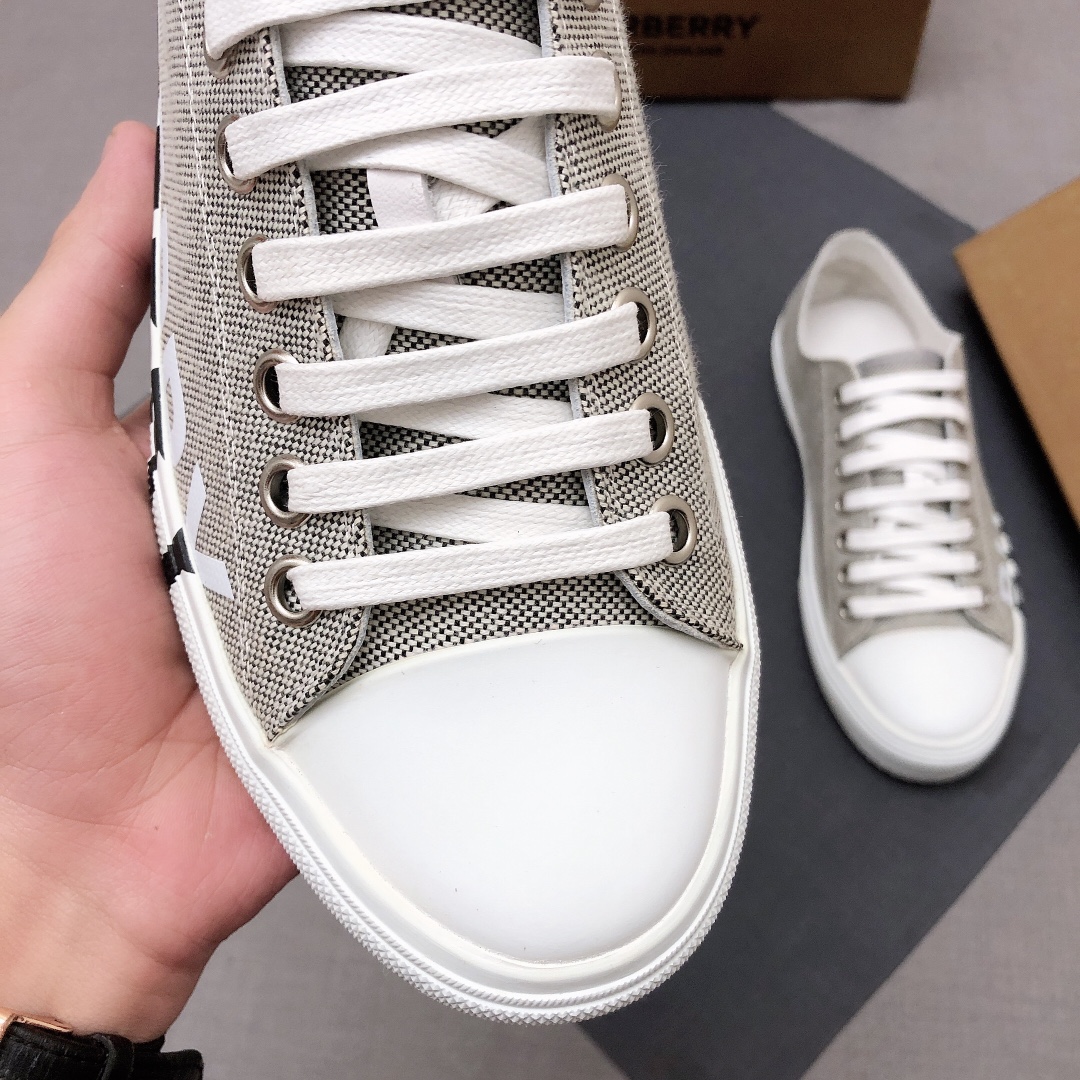 Burberry Perforated Check Sneaker 10 - vstockx