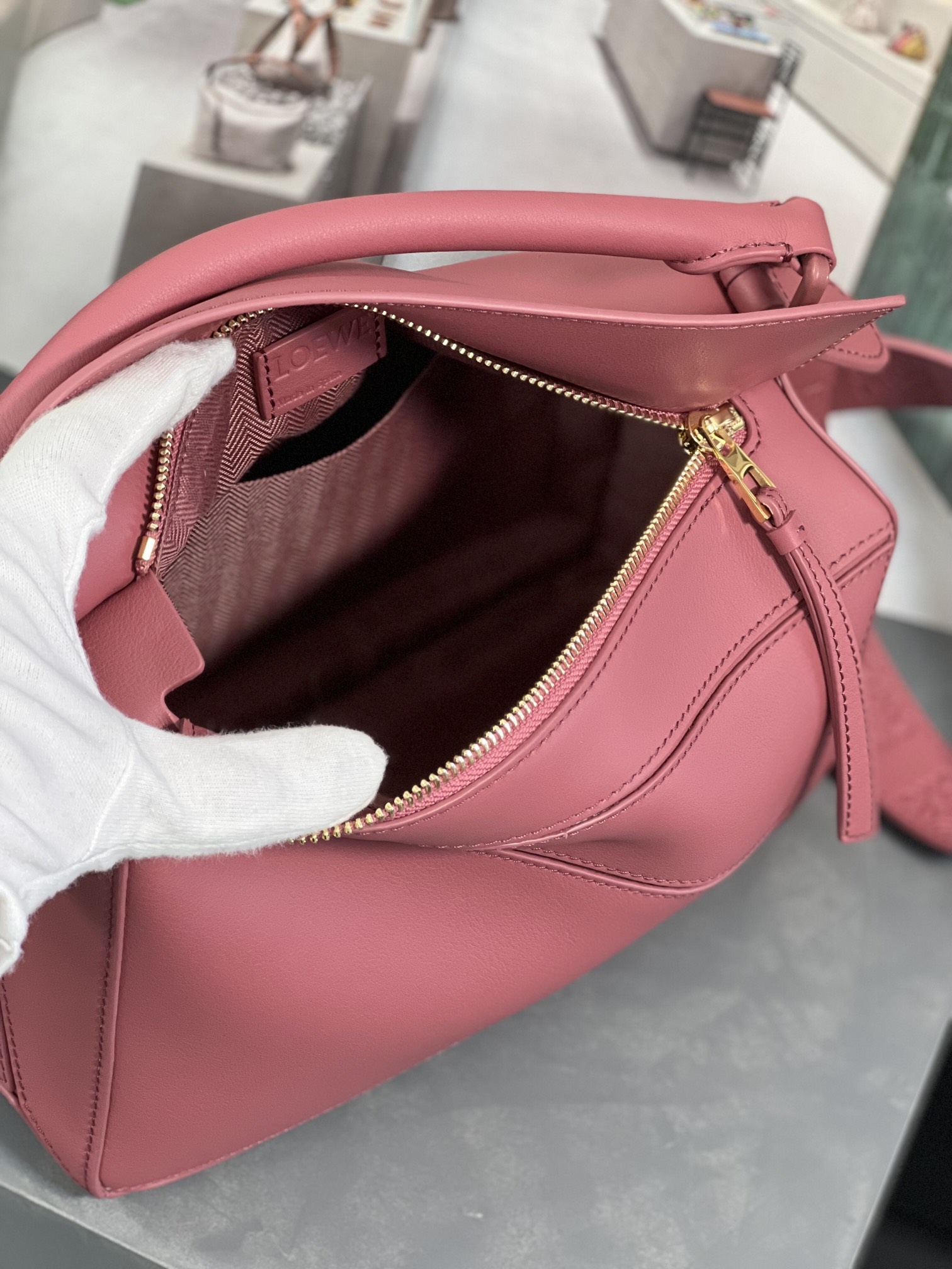 Handbags LOEWE  size:24-16.5-10.5 cm - vstockx