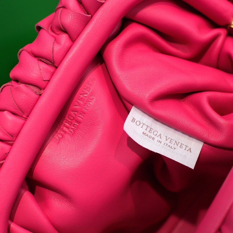 handbags Bottega Veneta The pouch size:23*13*8 - vstockx