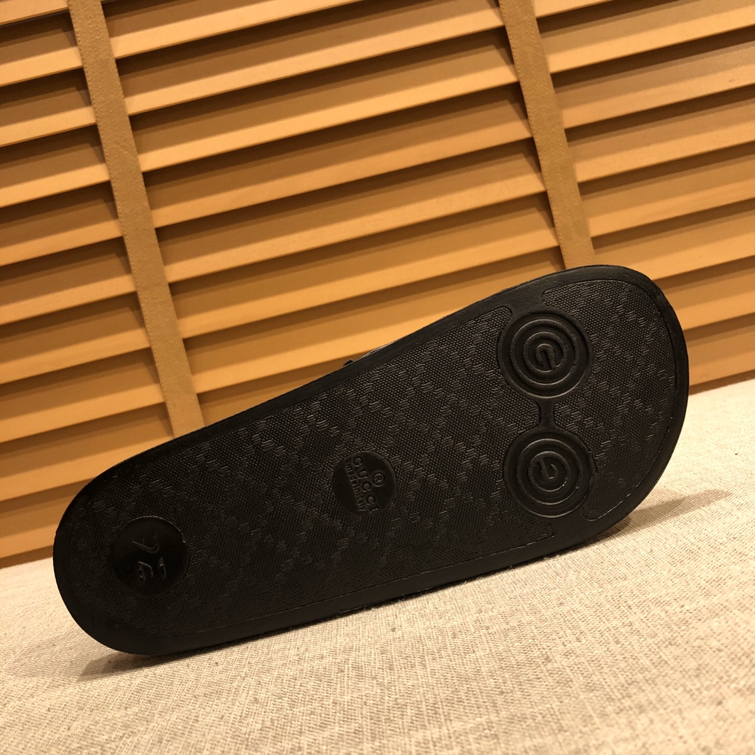 Gucci Slippers 23 - vstockx