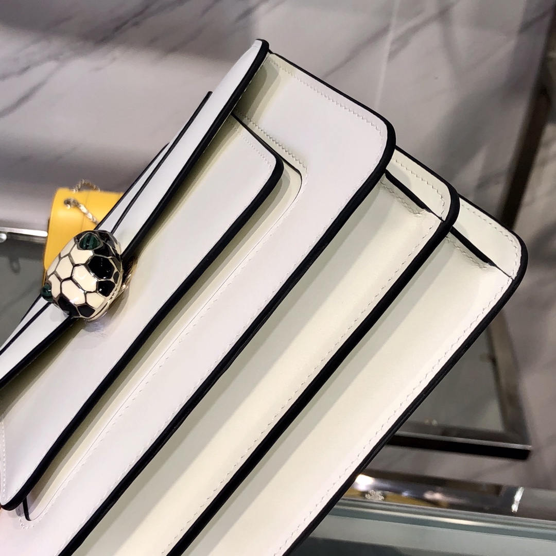 Handbags Bvlgari 9676 size:19*13*7 cm - vstockx