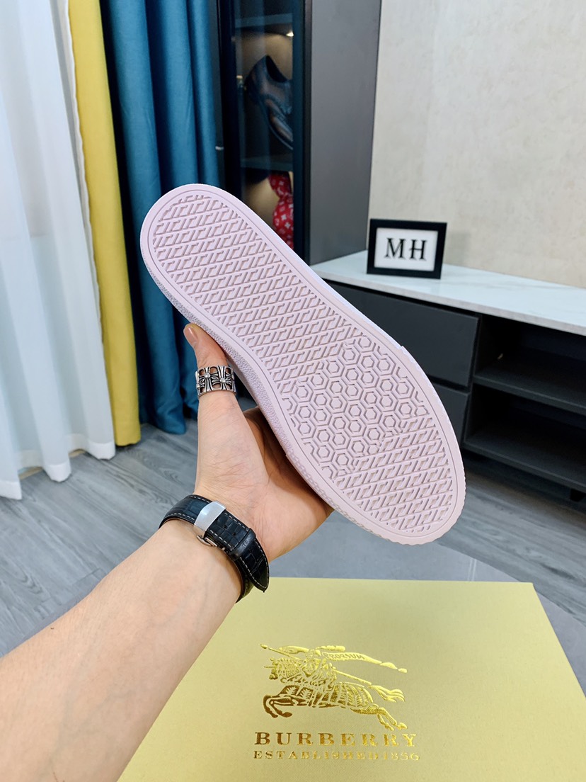 Burberry Gabardine Icon Stripe Logo Print Black White - vstockx