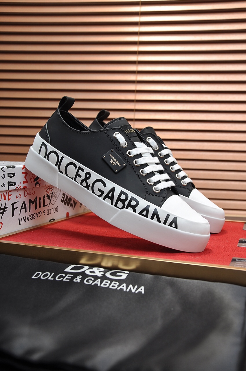 Dolce & Gabbana Low Tops Sneakers 110 - vstockx