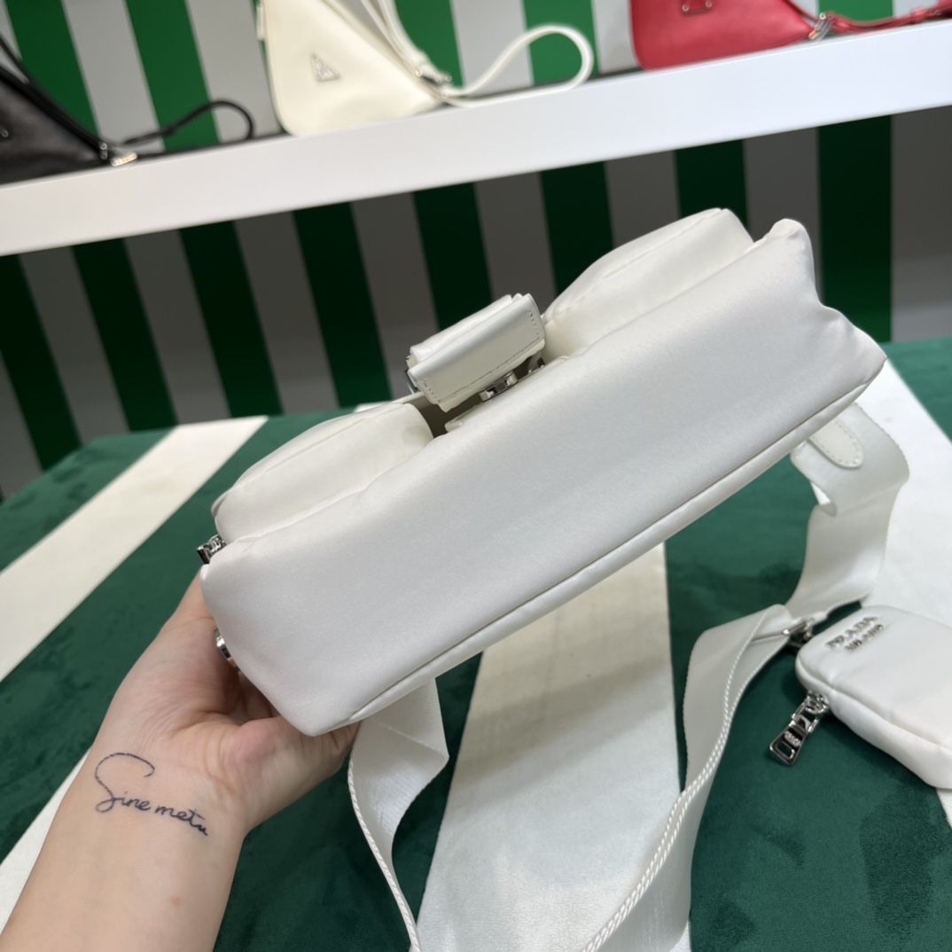 Handbags Prada 1BD295 size:22*7.5*14 cm - vstockx