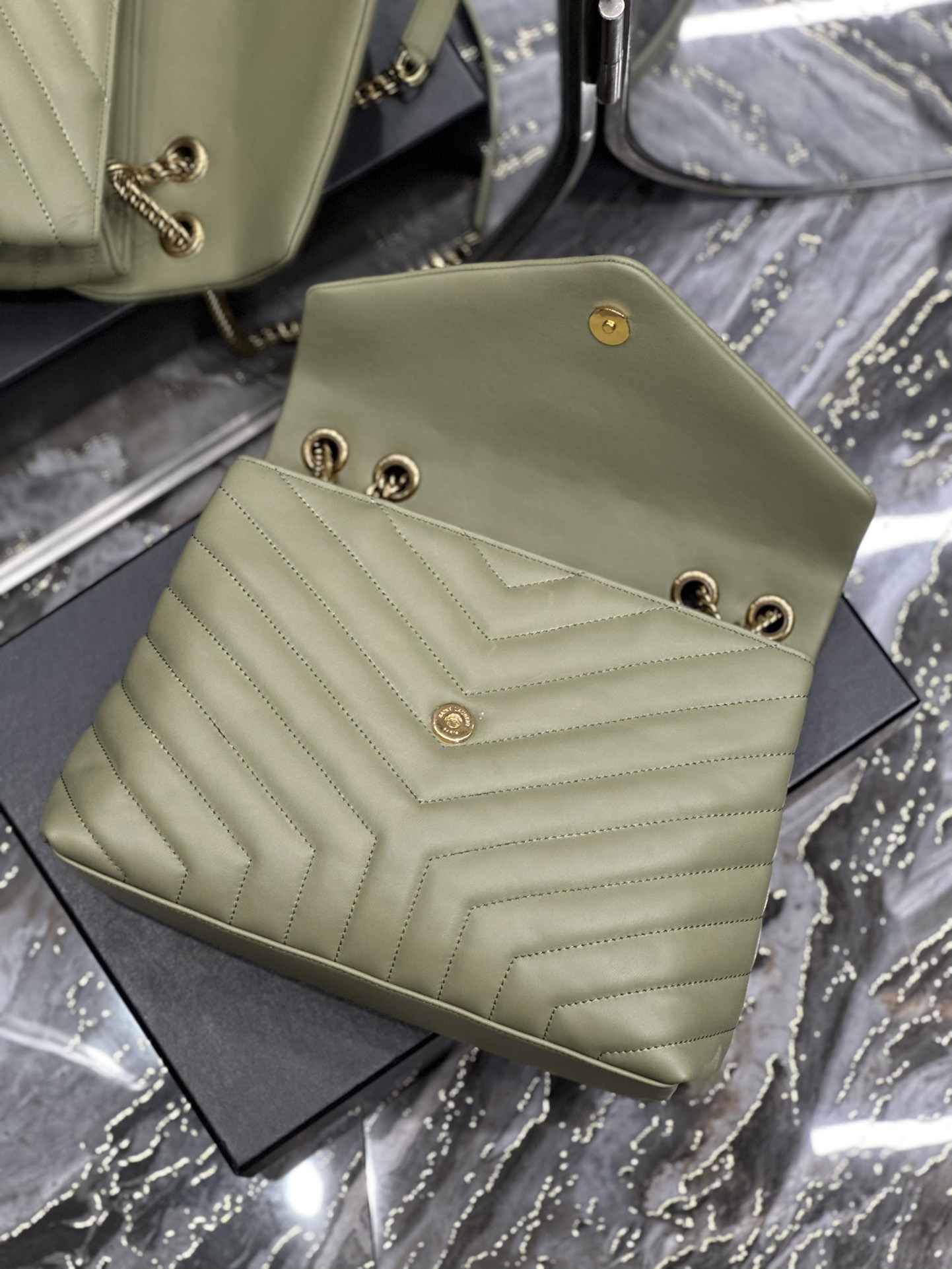 Handbags SAINT LAURENT 487216 size 32  22  11 cm - vstockx