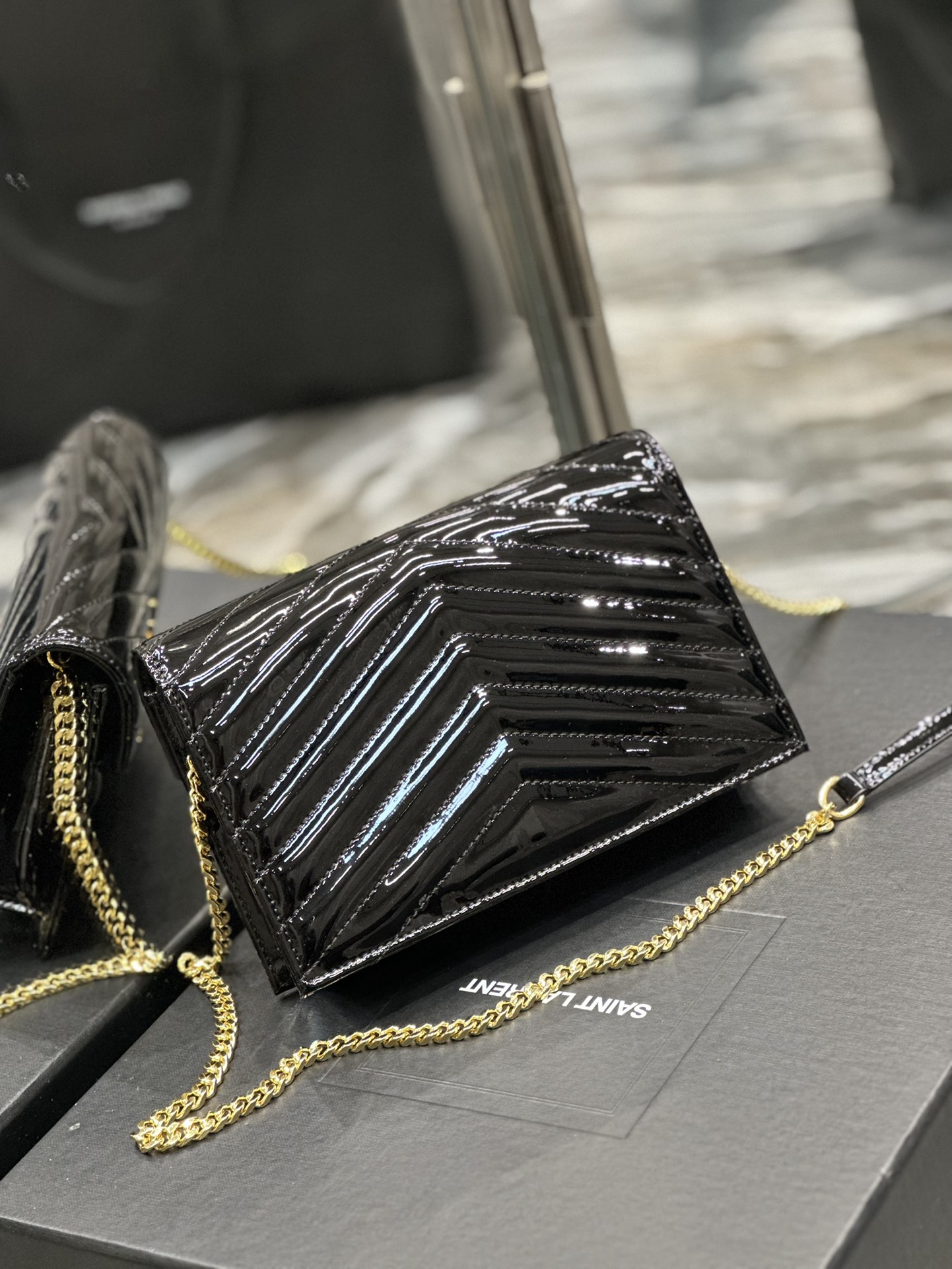 Handbags SAINT LAURENT 393953 size 19x11.5x4 cm - vstockx