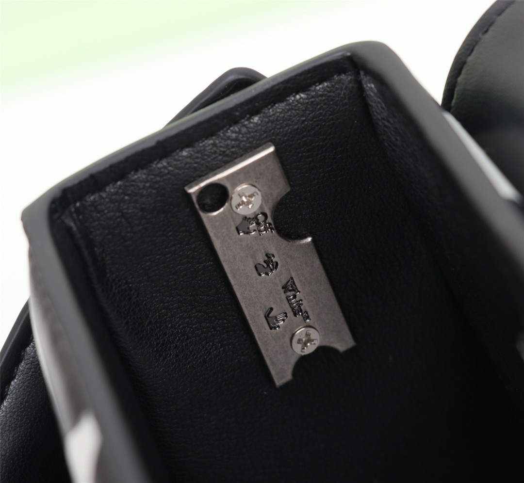 handbags OFF-White 579  6885970  size:22*16*8cm - vstockx