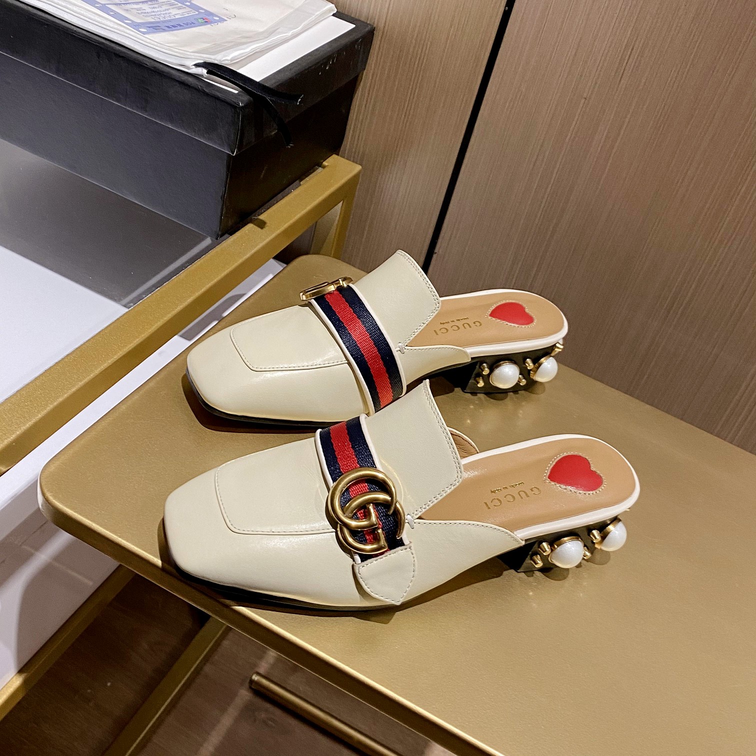 Gucci Leather mid-heel loafer Women 12 - vstockx