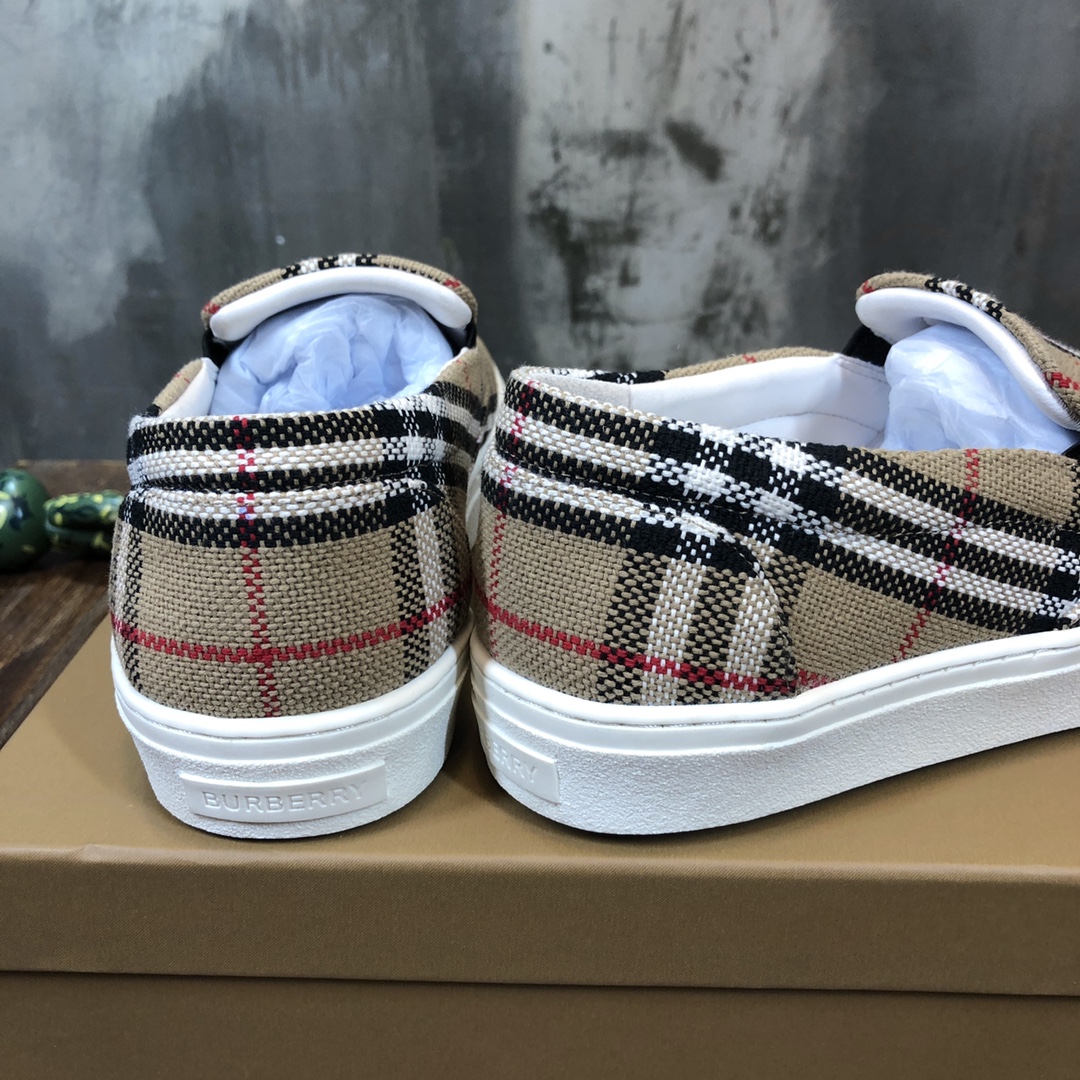 Burberry Slip On Check Print - vstockx