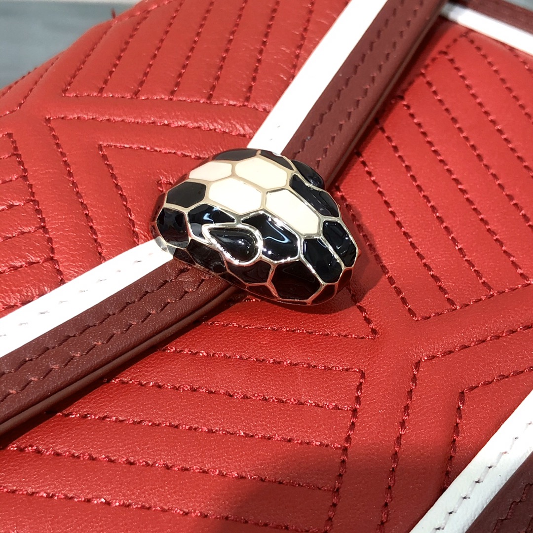 Handbags Bvlgari Serpenti Forever 288104 size:17*11*5 cm - vstockx