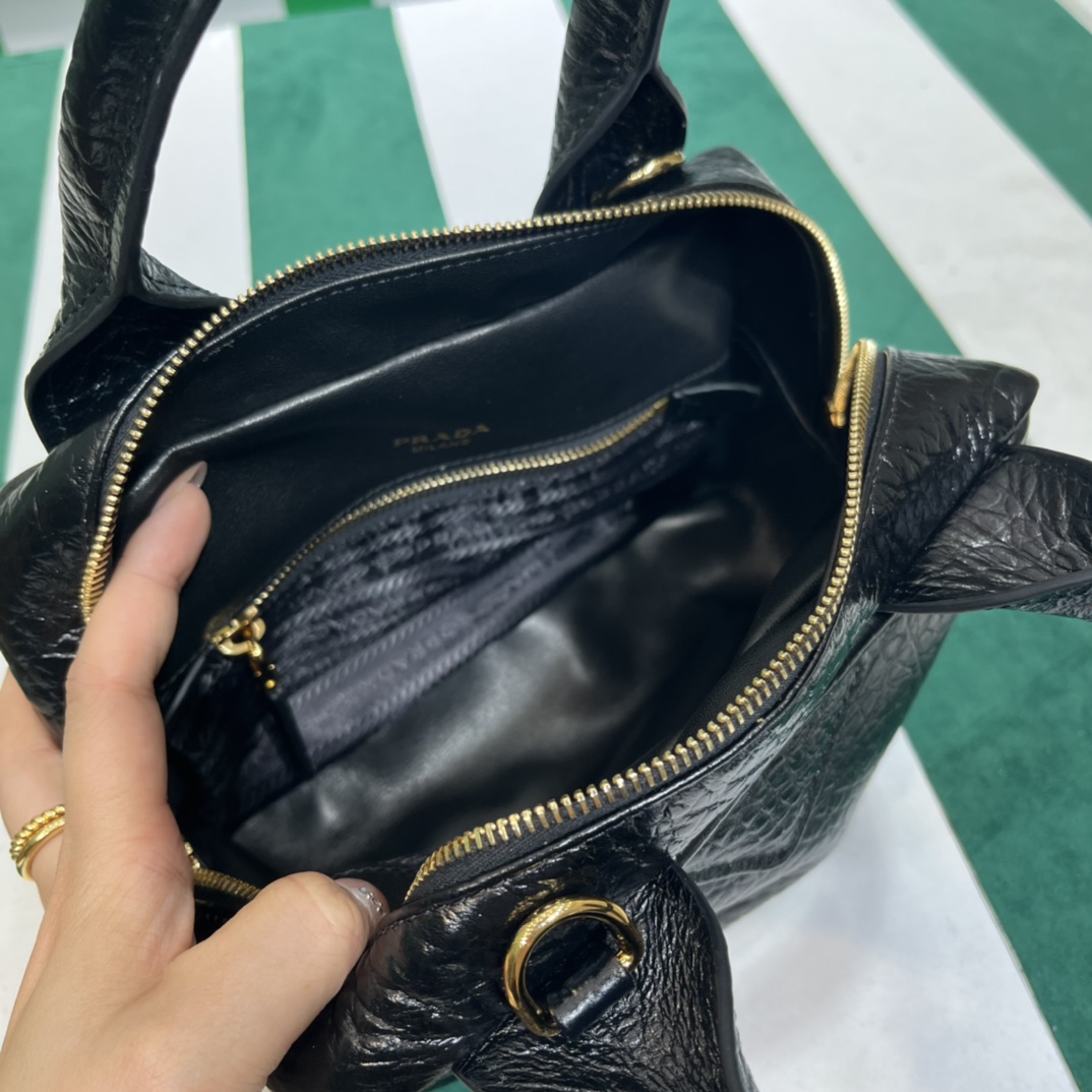 Handbags Prada 1BB081 size:22.5×10.5×16.5 cm - vstockx