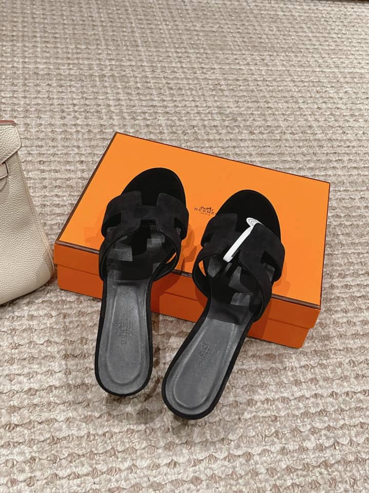 Herm��s Oasis sandal Black leather sole - vstockx