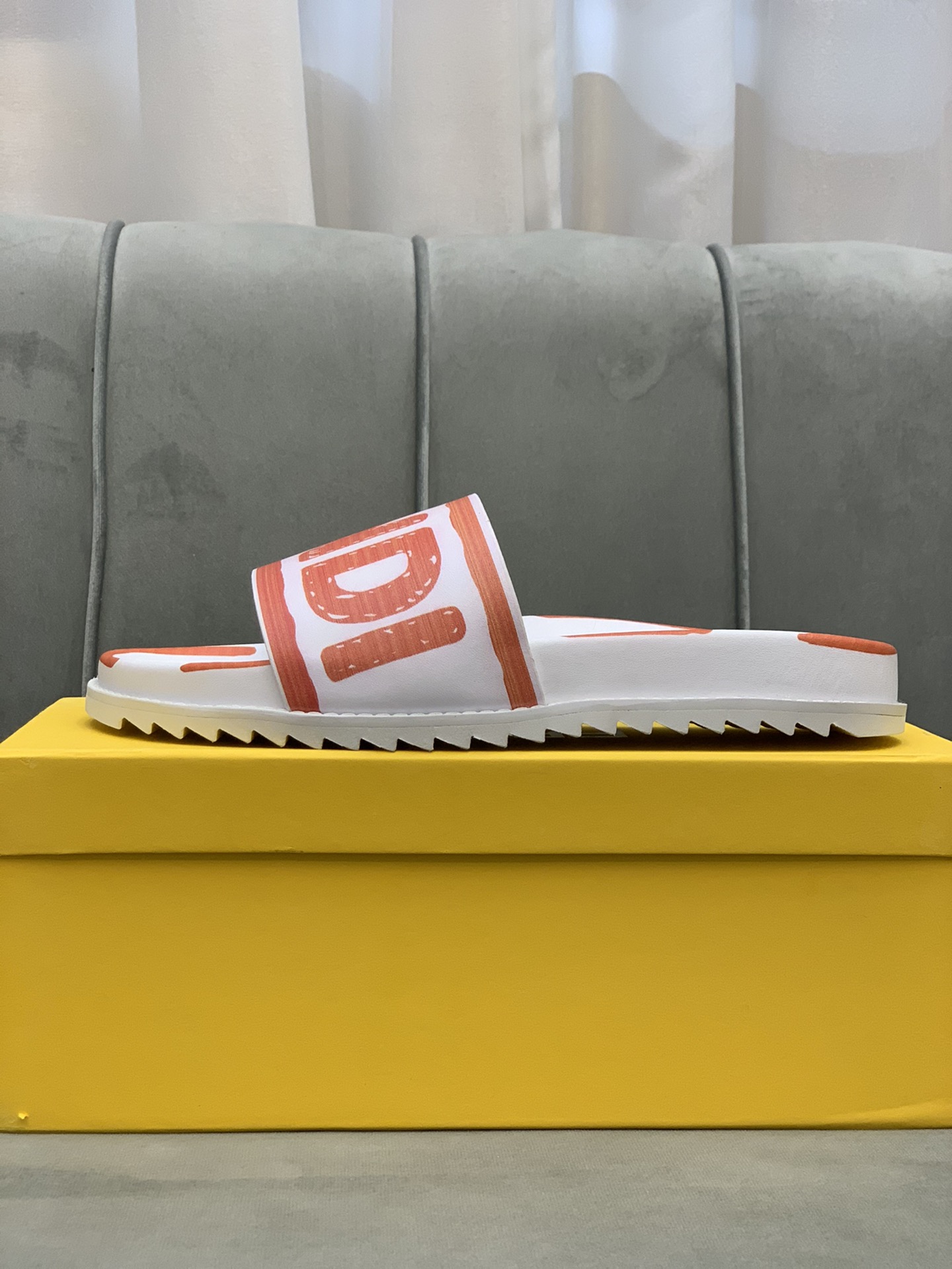 Fendi Slides 12 - vstockx