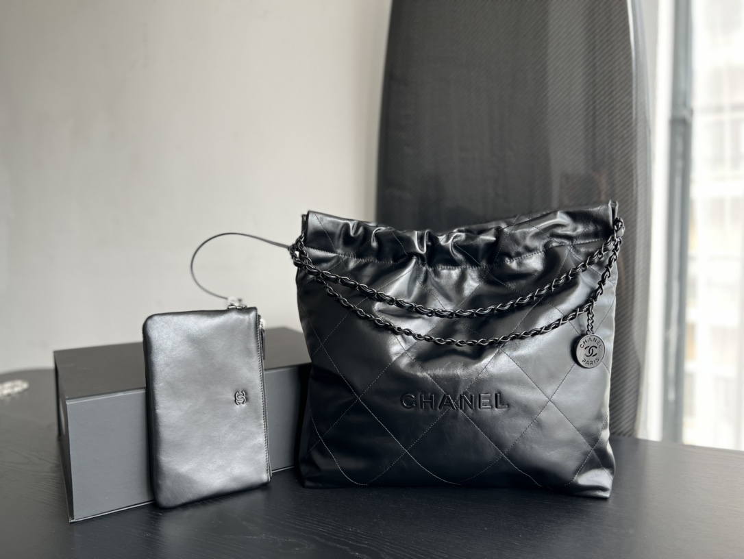 Handbag Chanel size 39cmx42cmx8 cm - vstockx