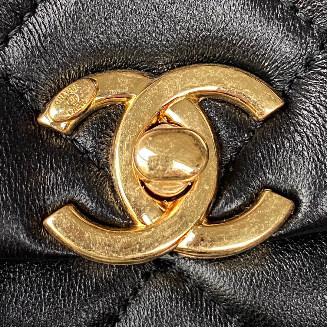 Handbag Chanel AS3365 size 17X8.5X11.5 Cm - vstockx