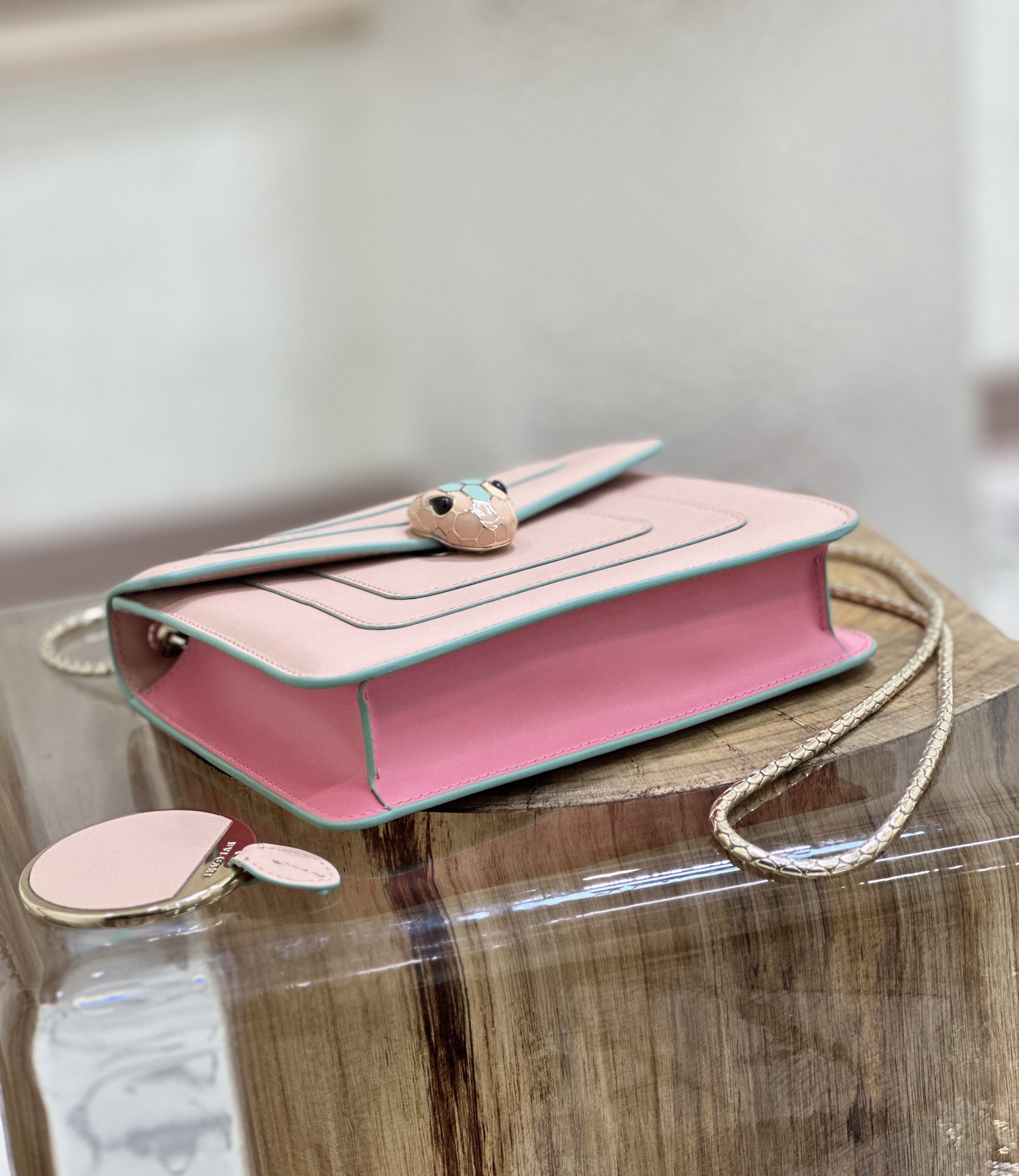 Handbags Bvlgari 35107 size:20*15*5 cm - vstockx