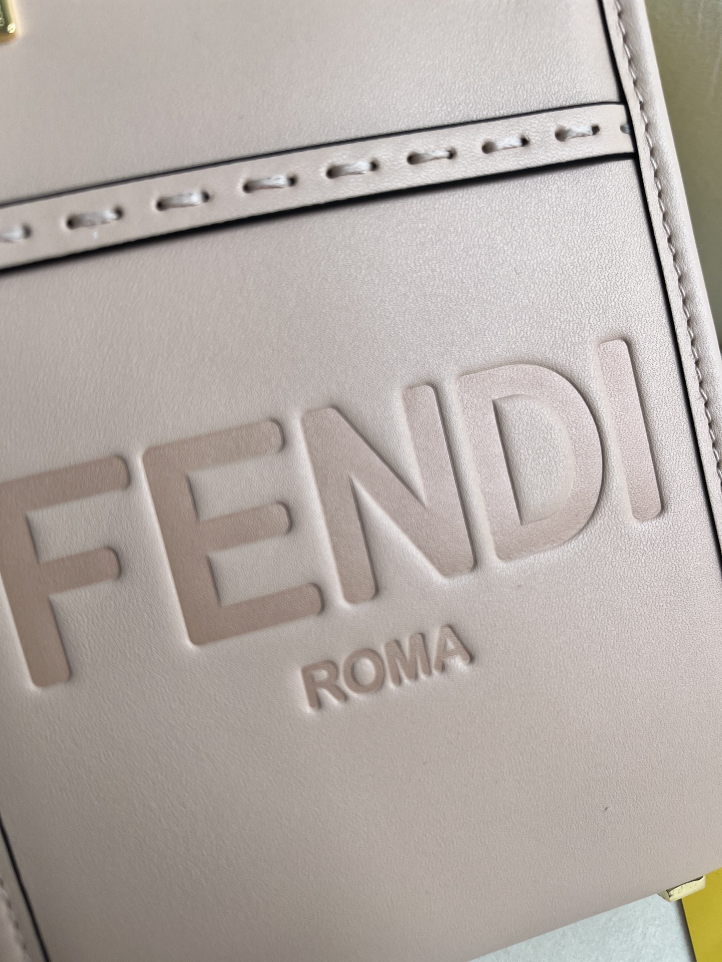 handbags FENDI 208 size:18*13*6.5 - vstockx