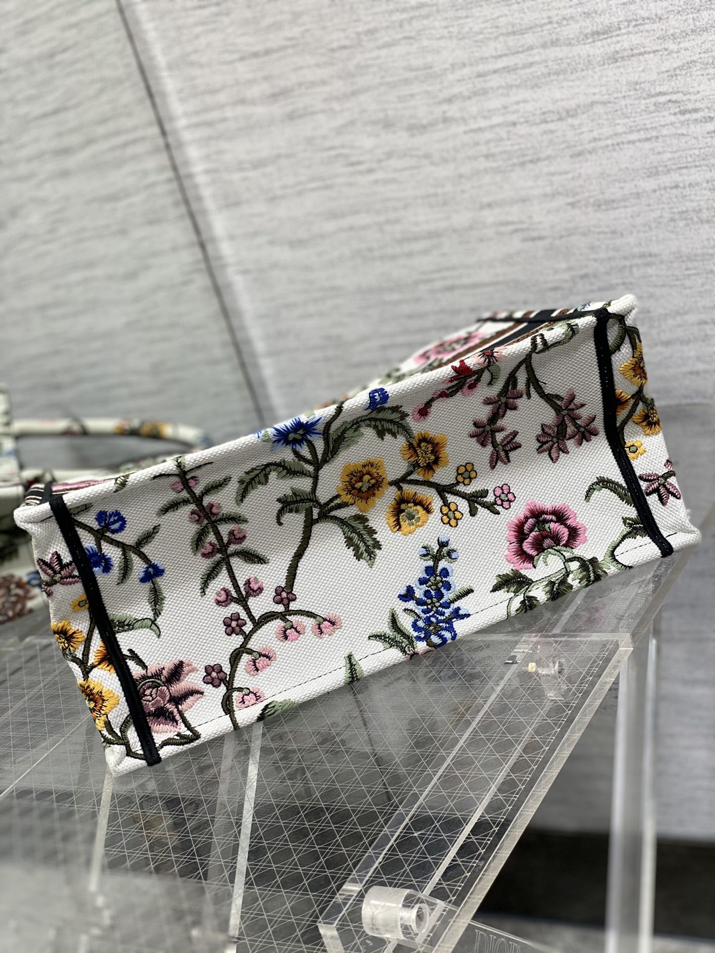 Handbag Dior size 36*18*28 cm - vstockx