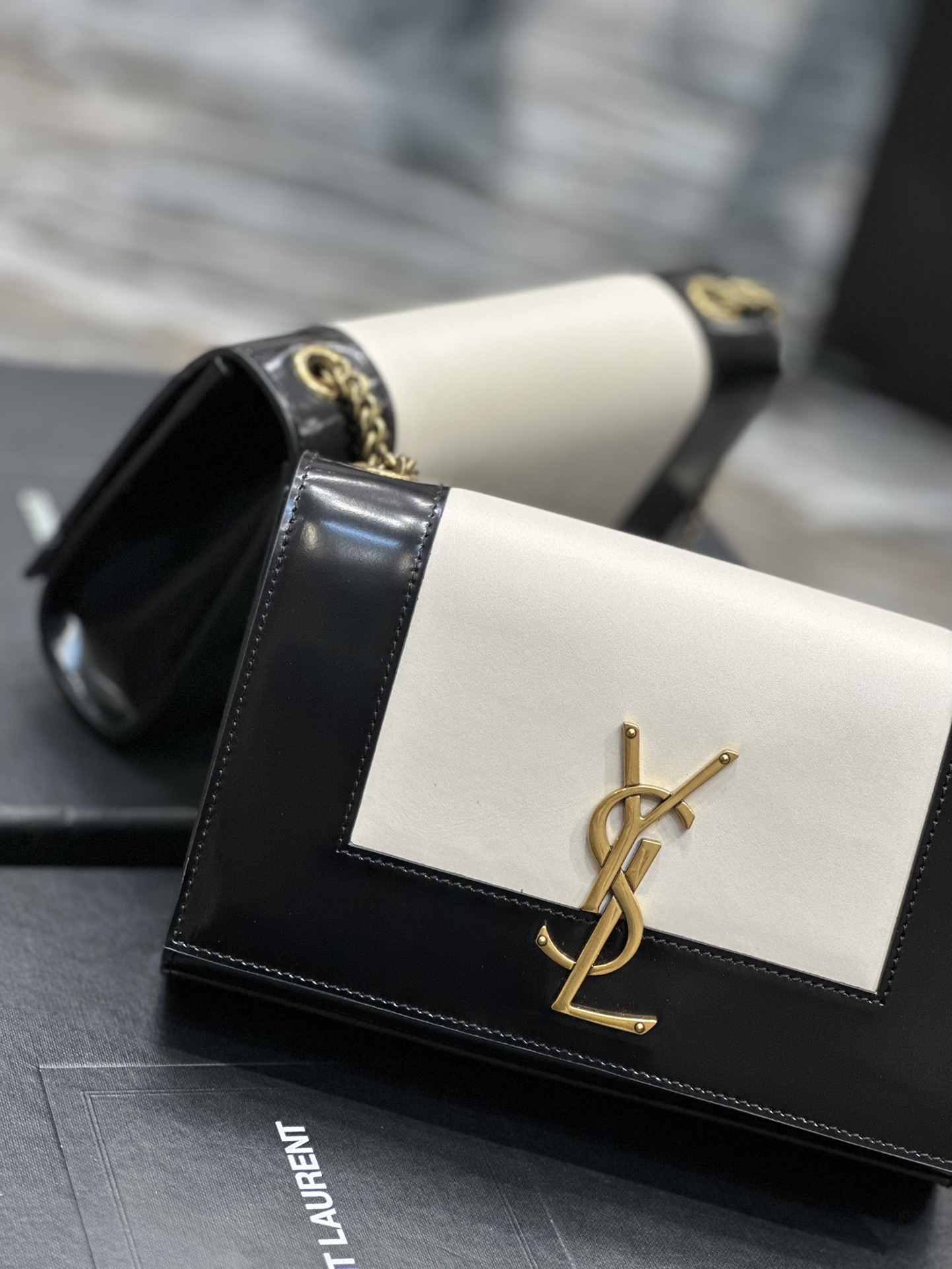 Handbags SAINT LAURENT 469390 size 20x13.5x6 cm - vstockx