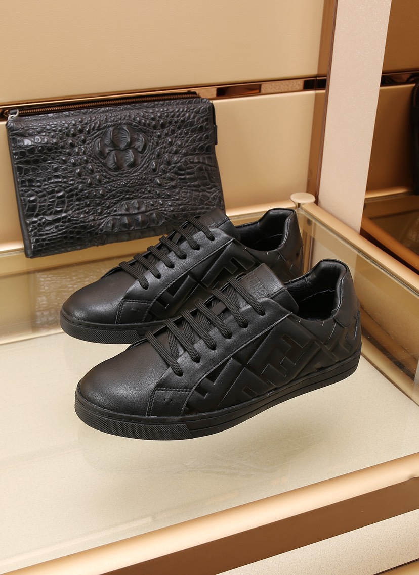 Fendi Low Top Sneakers 10 - vstockx