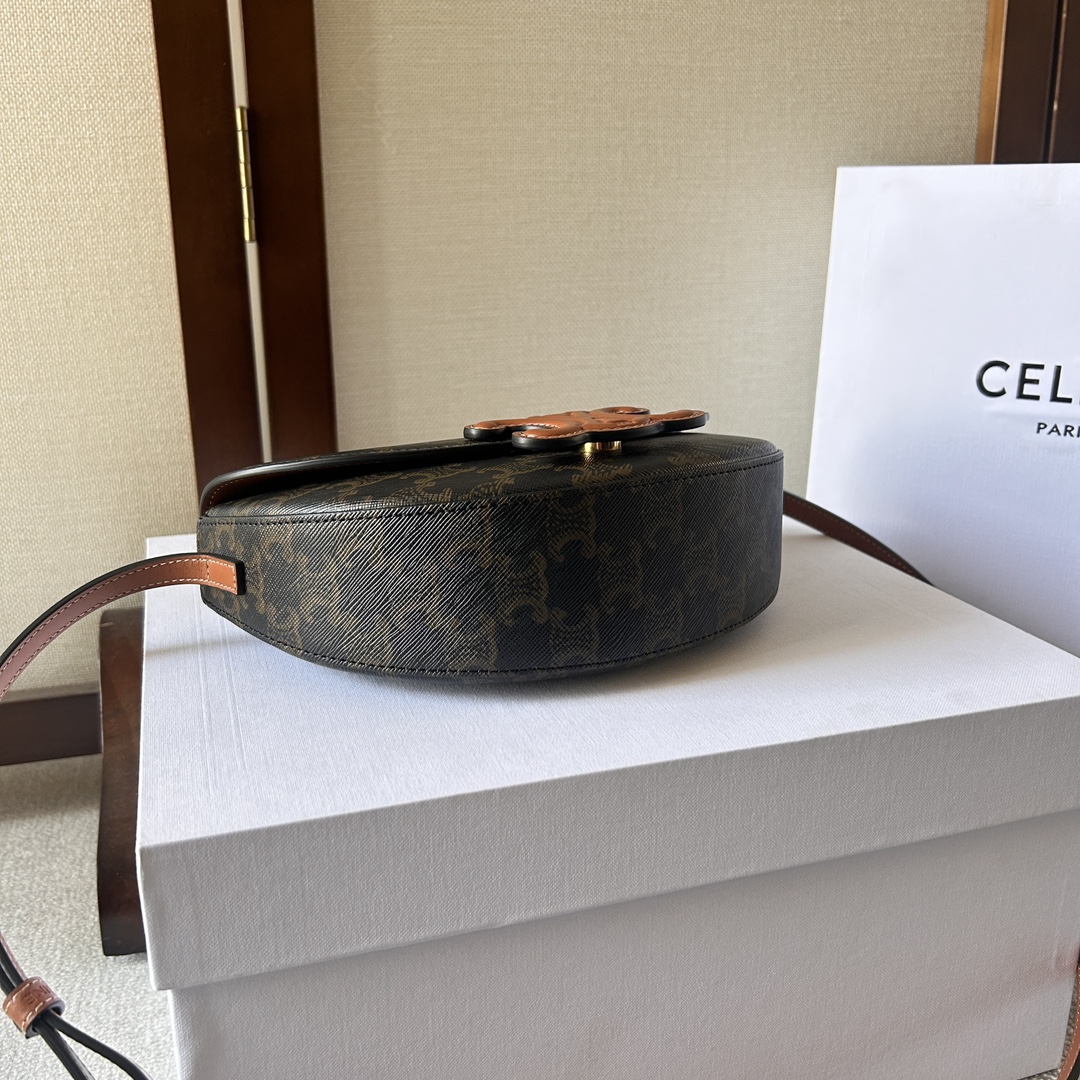 Handbags CELIN 111233. size:23  13.5  6cm - vstockx