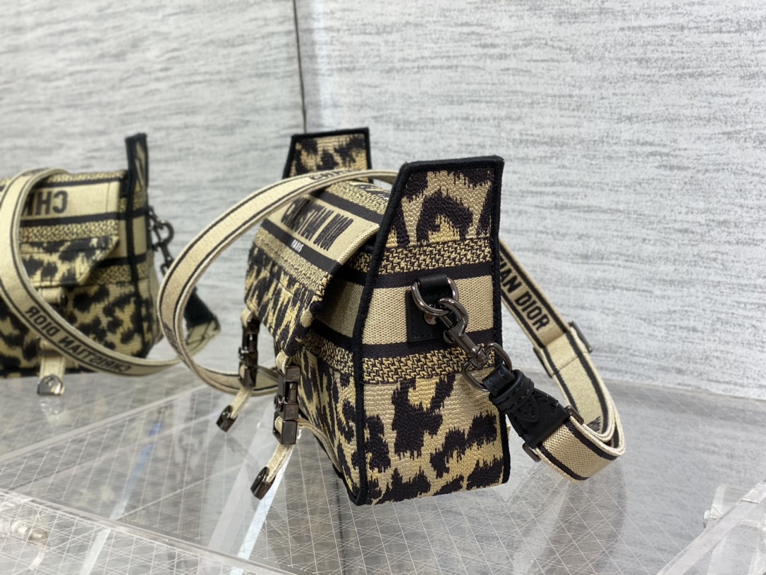 Handbag Dior size 23*15*8 cm - vstockx