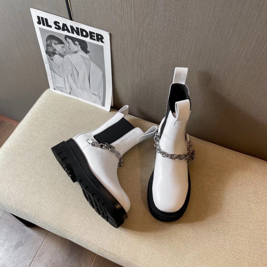 Bottega Veneta Boots 4 - vstockx