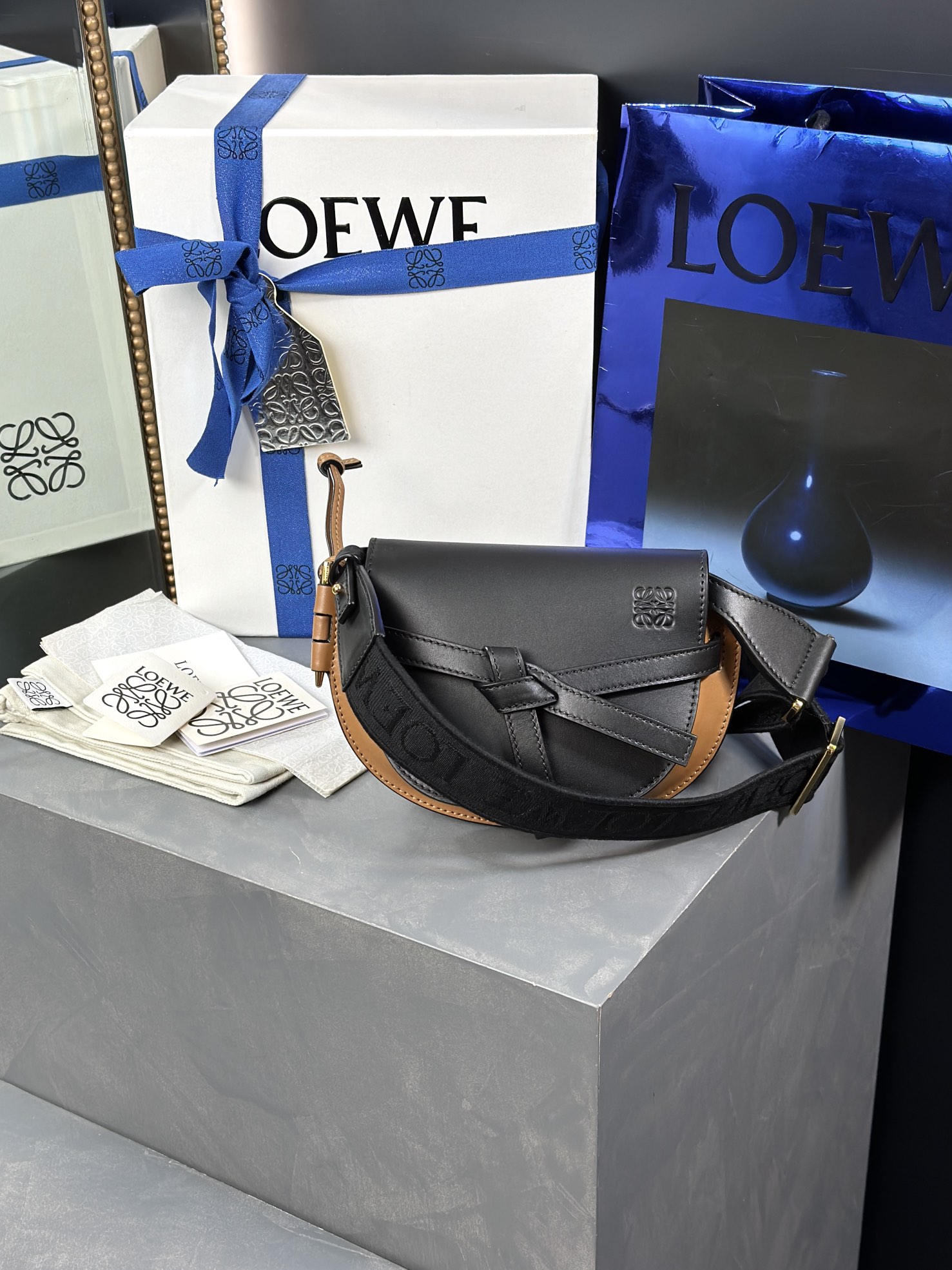 Handbags LOEWE   size:15*12.5*9cm - vstockx