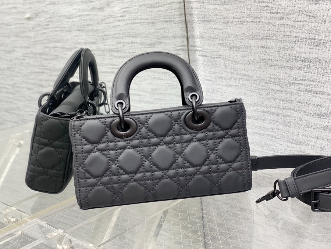 Handbags Dior 9240 size  22*6*12 cm - vstockx
