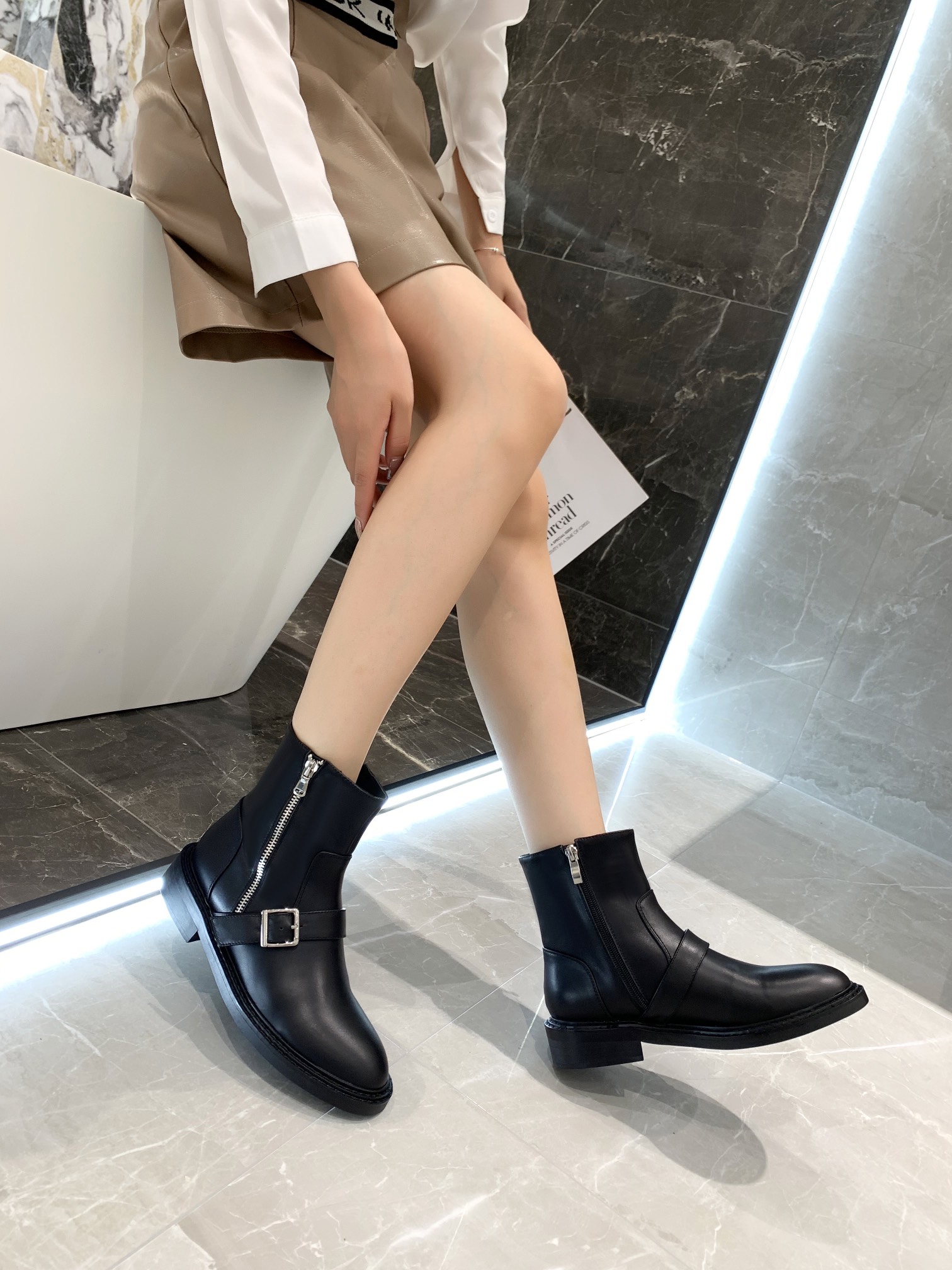Givenchy Boots 1 - vstockx