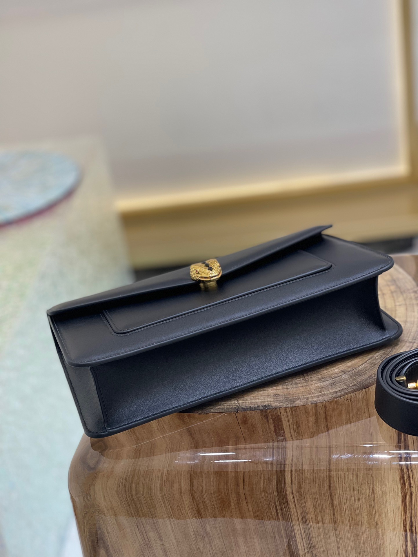 Handbags Bvlgari 292033 size:28*17*6 cm - vstockx