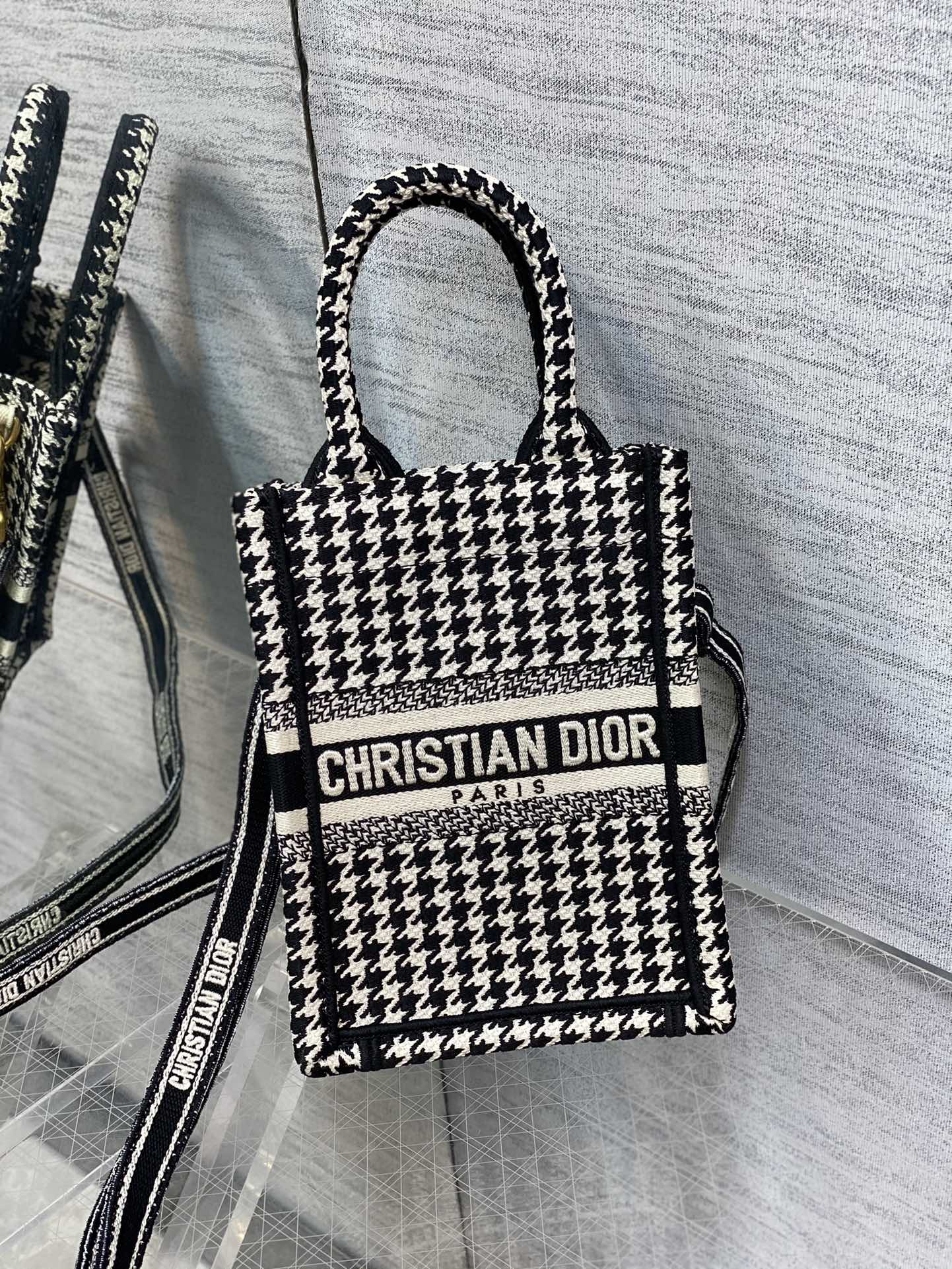 Handbag Dior size 13.5*5*18 cm - vstockx