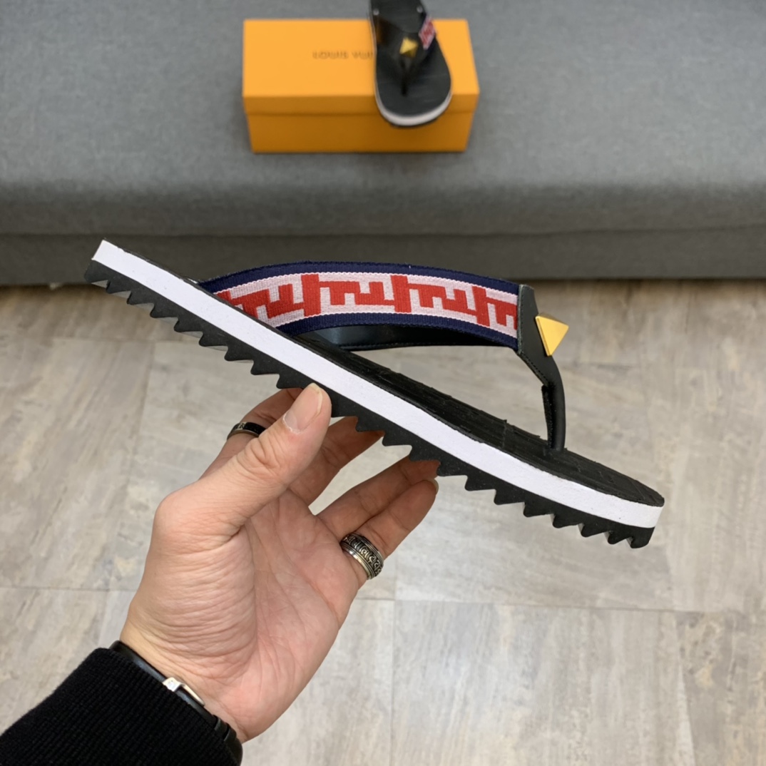 Fendi Slides 26 - vstockx