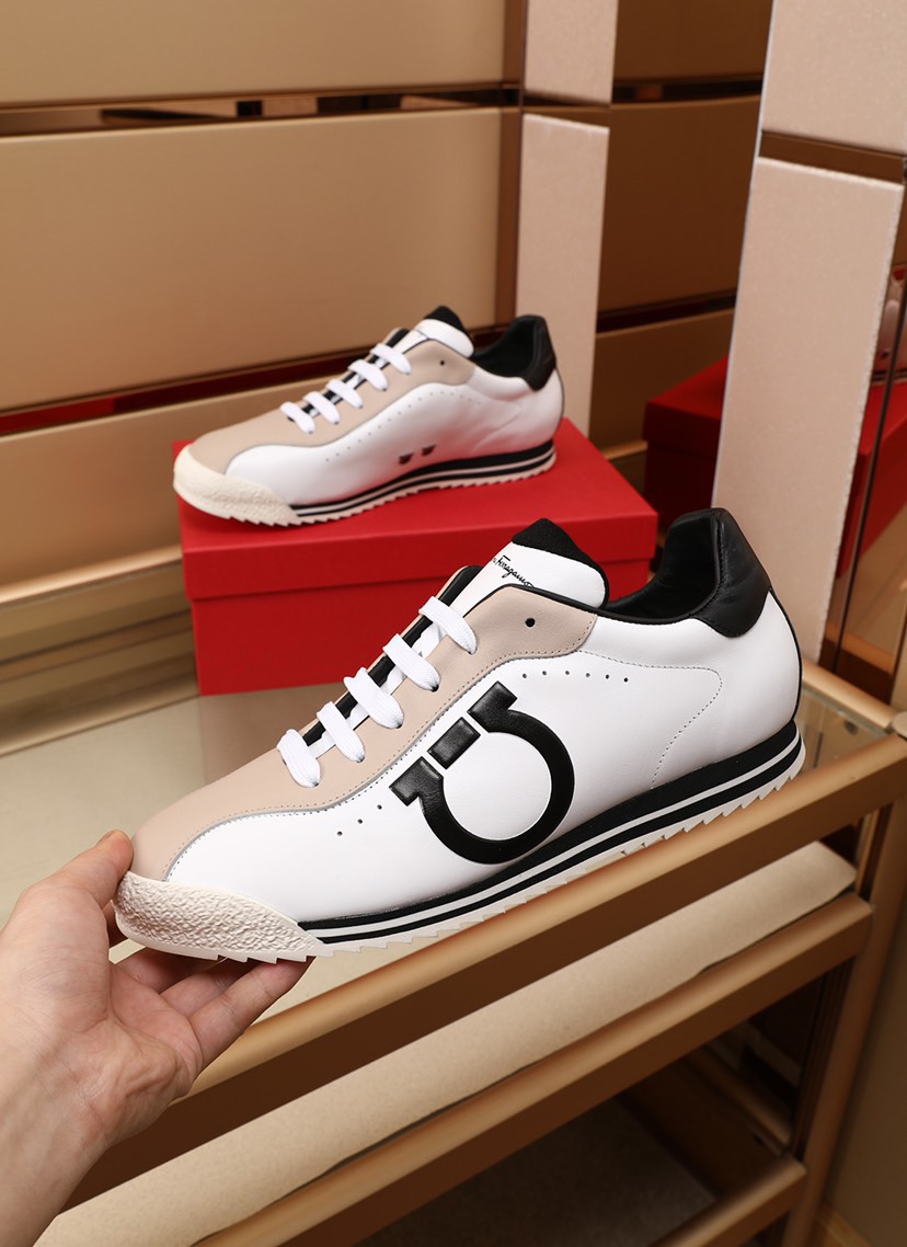 Salvatore Ferragamo Gancini Sneaker 18 - vstockx
