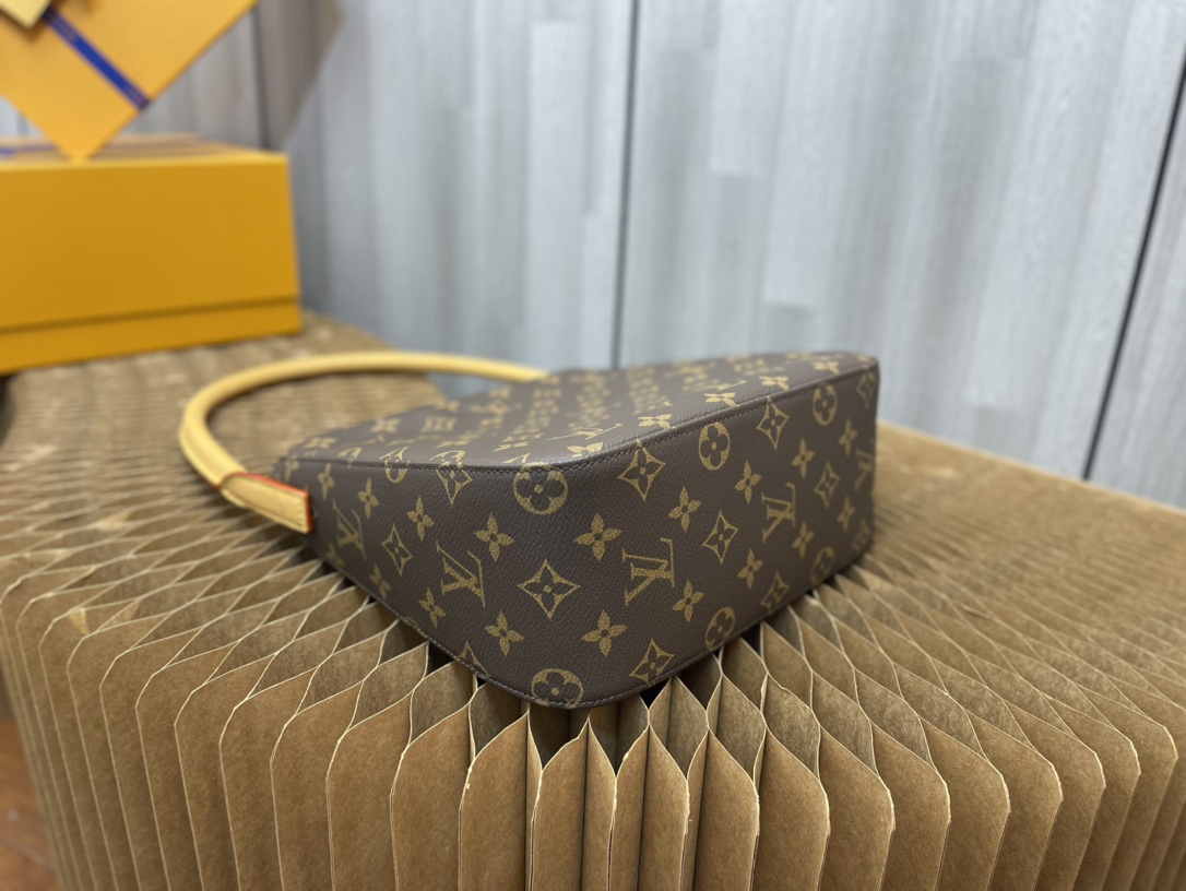 Handbag Louis Vuitton M51146 size 25x21x10 CM - vstockx