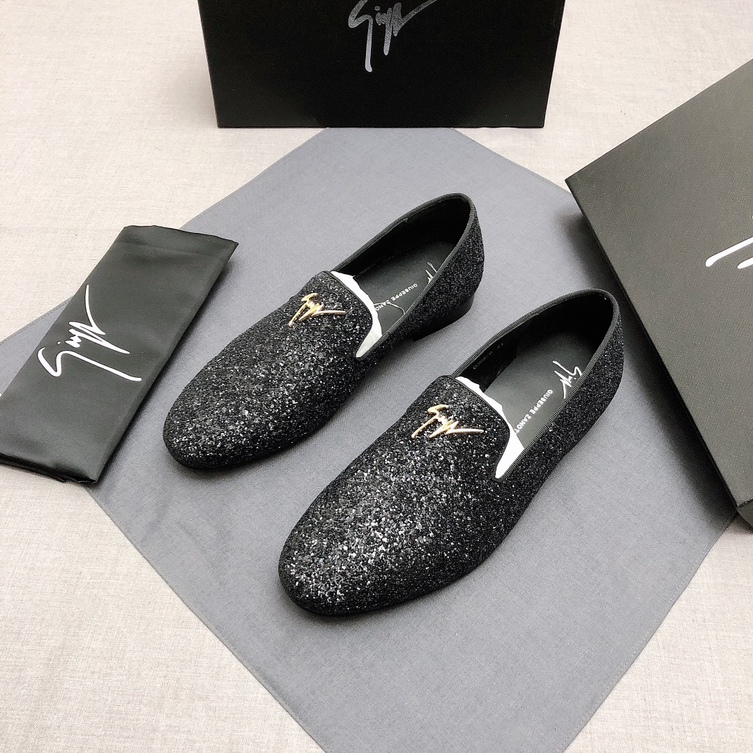 Giuseppe Zanotti Slip-on 12 - vstockx