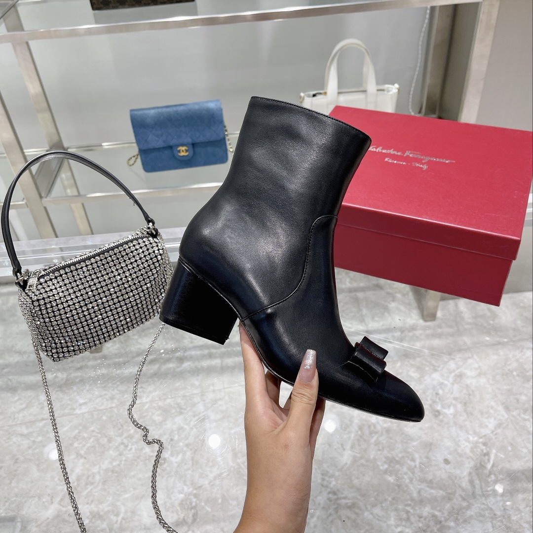 Salvatore Ferragamo Boots 10 - vstockx