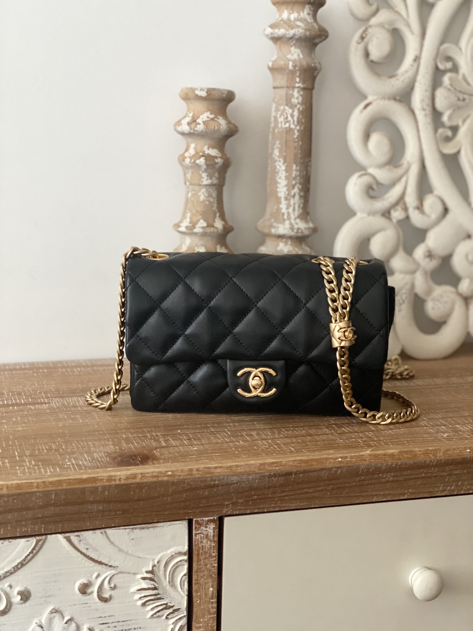 Handbag Chanel AS3393 size 14x22x8 cm - vstockx