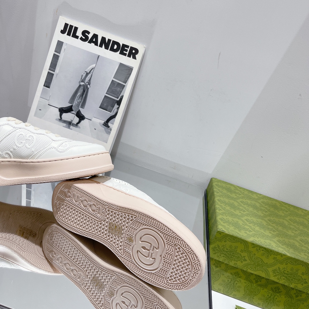 Gucci Women's GG sneaker 2 - vstockx