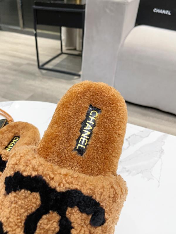 Chanel Slides 3 - vstockx